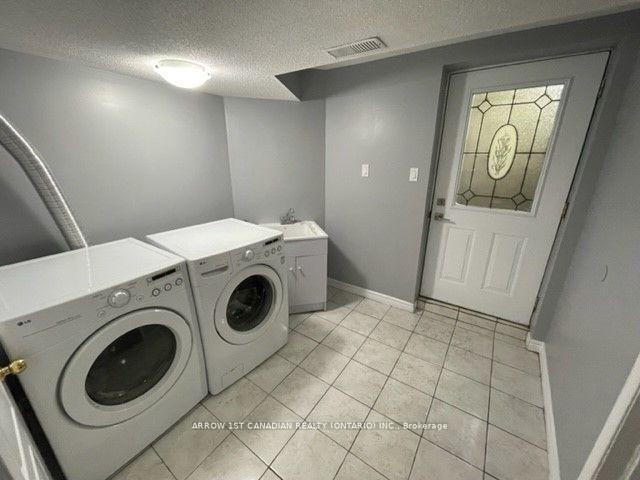 Photo 5 of Unit 2 Bedroom Apartment, 562 Feathergrass Crescent, Mississauga, Hurontario — HOMEH