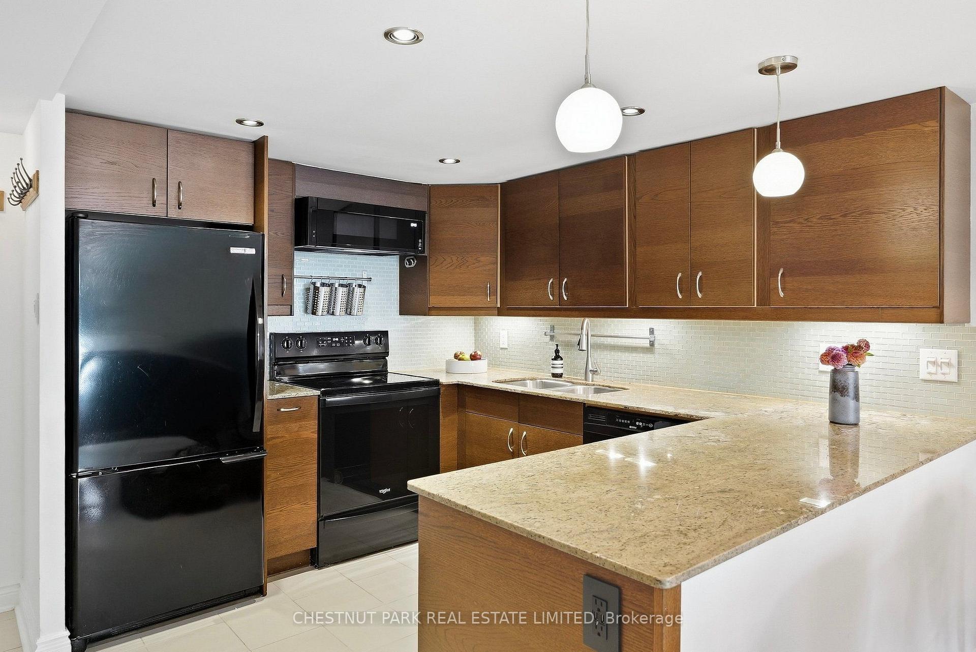 Photo 3 of Unit 211, 65 Scadding Avenue, Toronto, Waterfront Communities — HOMEH