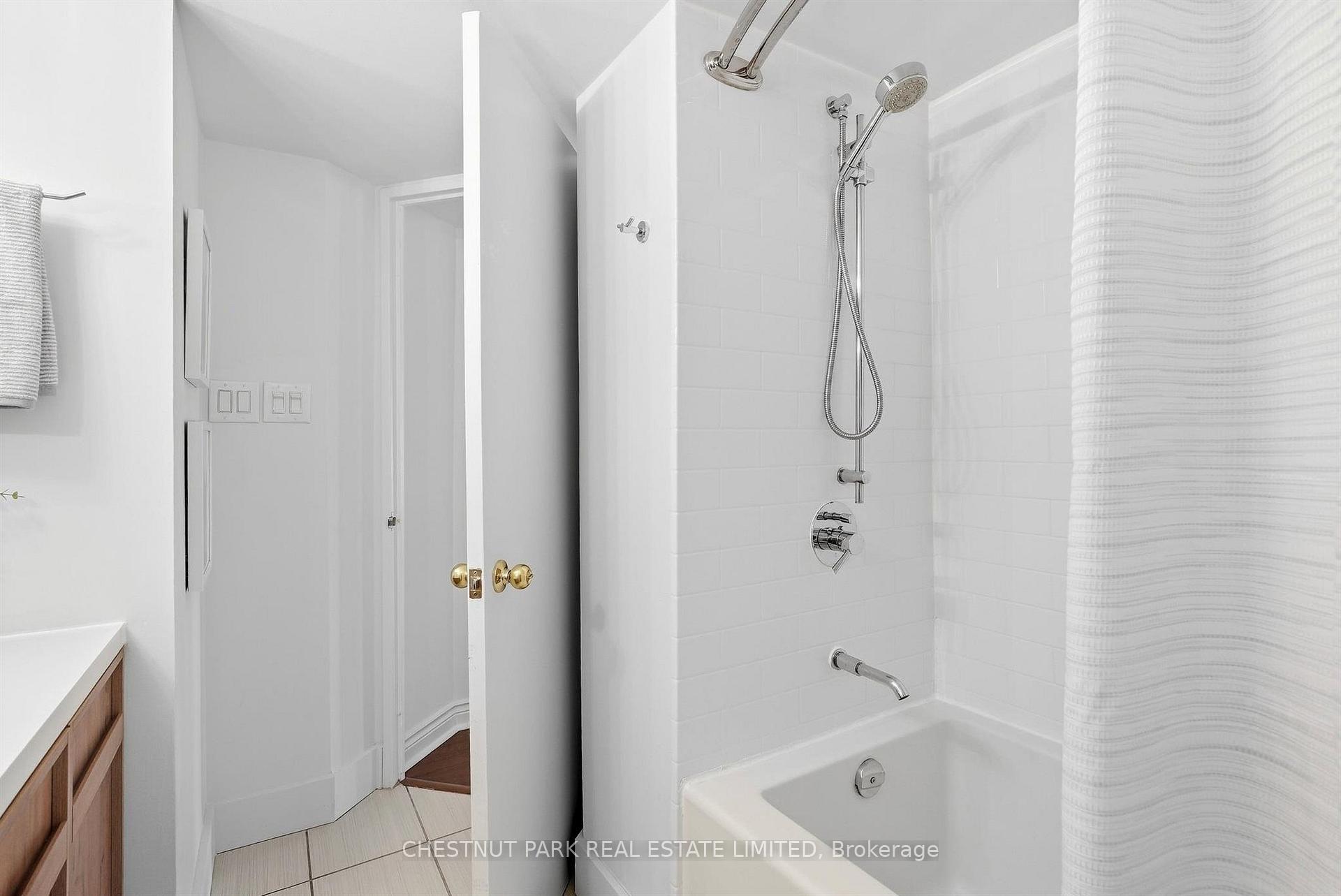Photo 16 of Unit 211, 65 Scadding Avenue, Toronto, Waterfront Communities — HOMEH