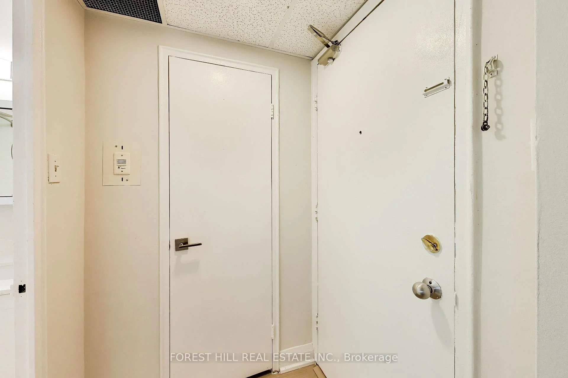 Photo 19 of Unit 807, 291 Avenue Road, Toronto, Yonge-St. Clair — HOMEH