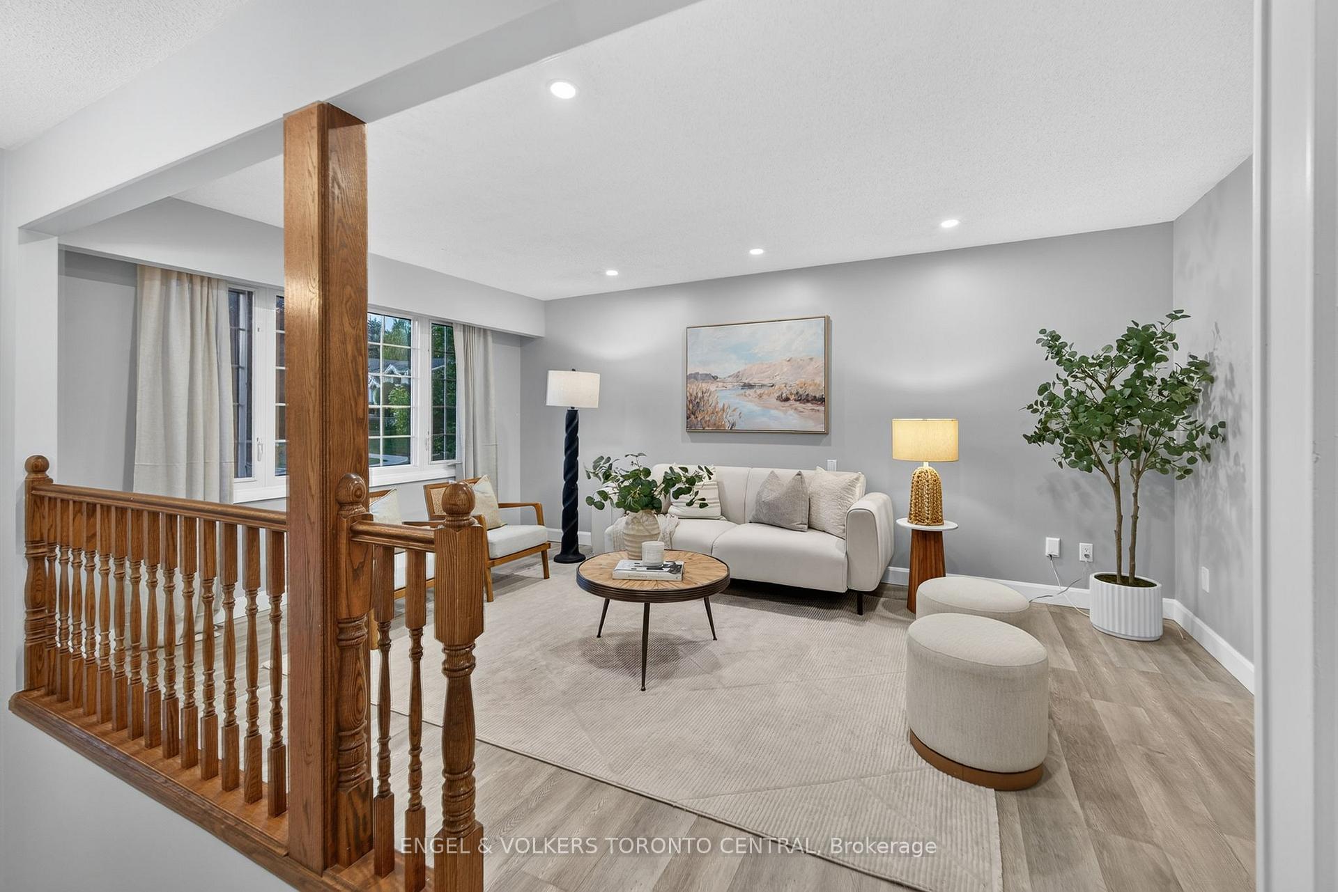 Photo 6 of 121 Southwood Drive, Kitchener, Country Hills — HOMEH