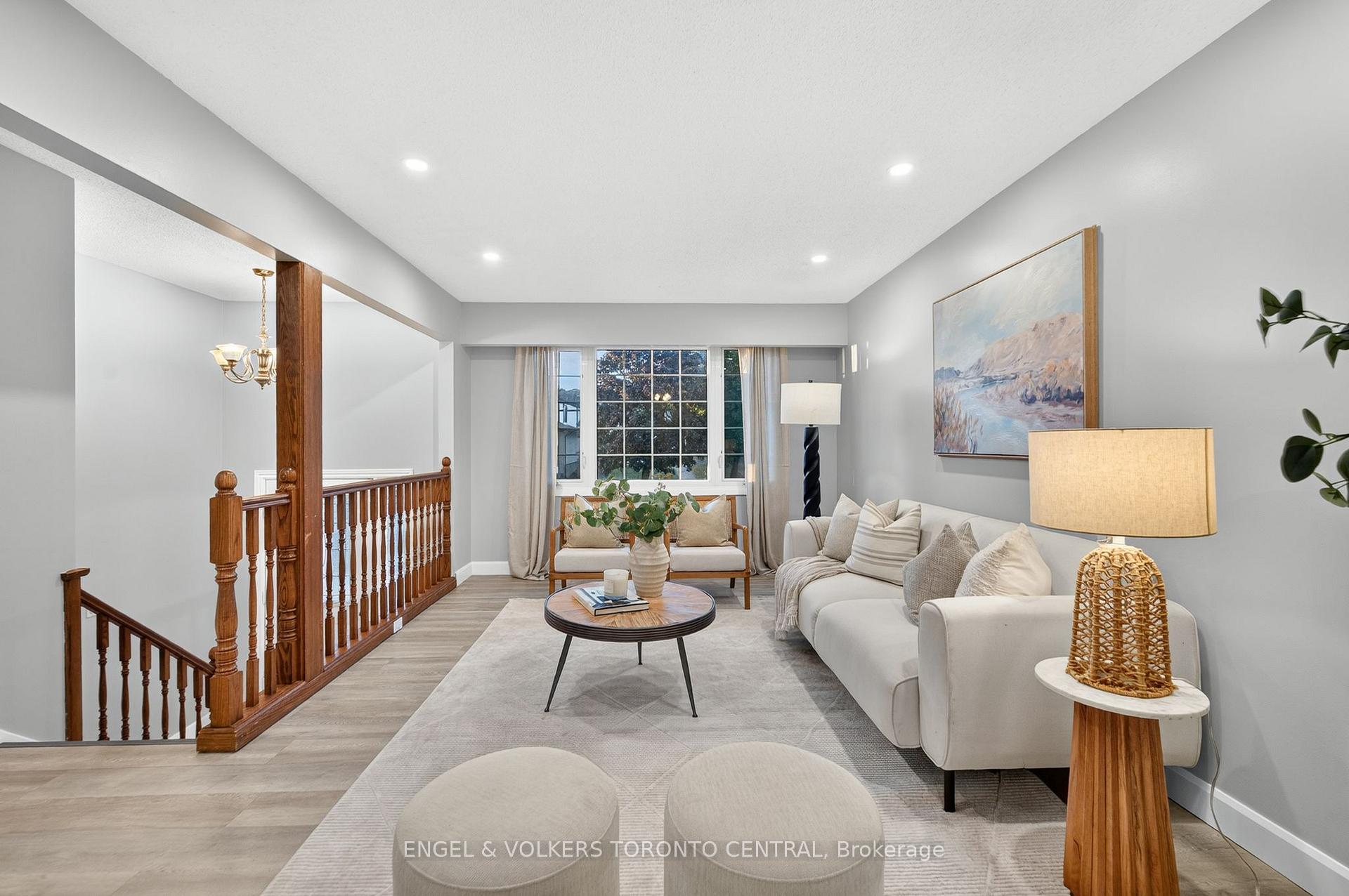 Photo 8 of 121 Southwood Drive, Kitchener, Country Hills — HOMEH