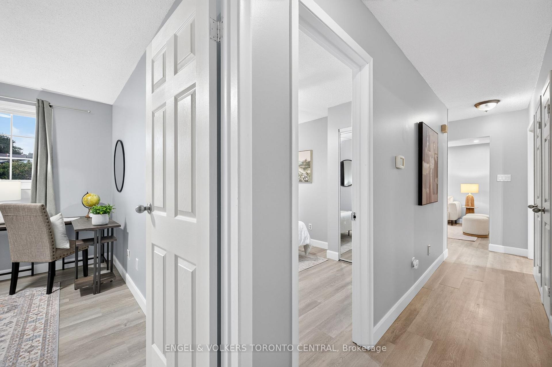 Photo 19 of 121 Southwood Drive, Kitchener, Country Hills — HOMEH