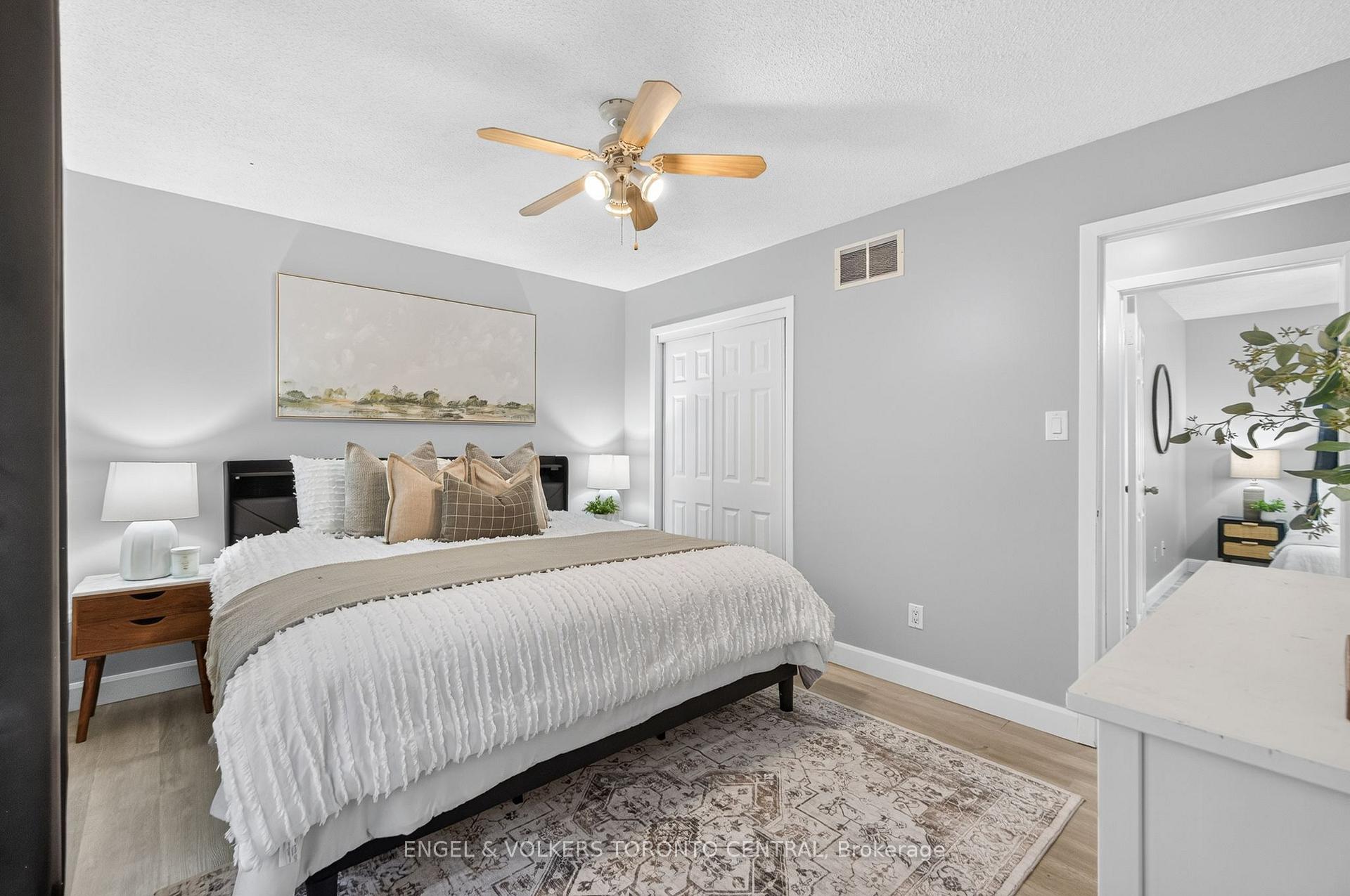 Photo 22 of 121 Southwood Drive, Kitchener, Country Hills — HOMEH