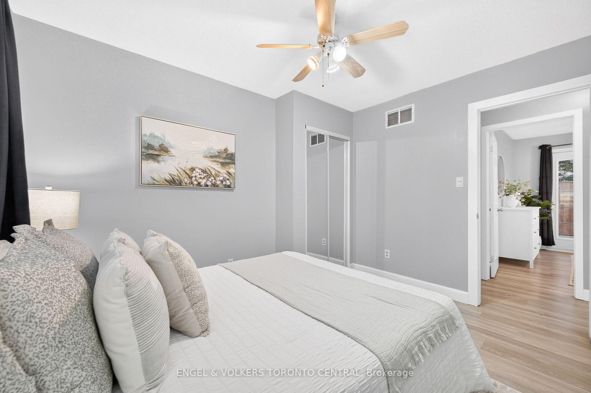 Photo 27 of 121 Southwood Drive, Kitchener, Country Hills — HOMEH