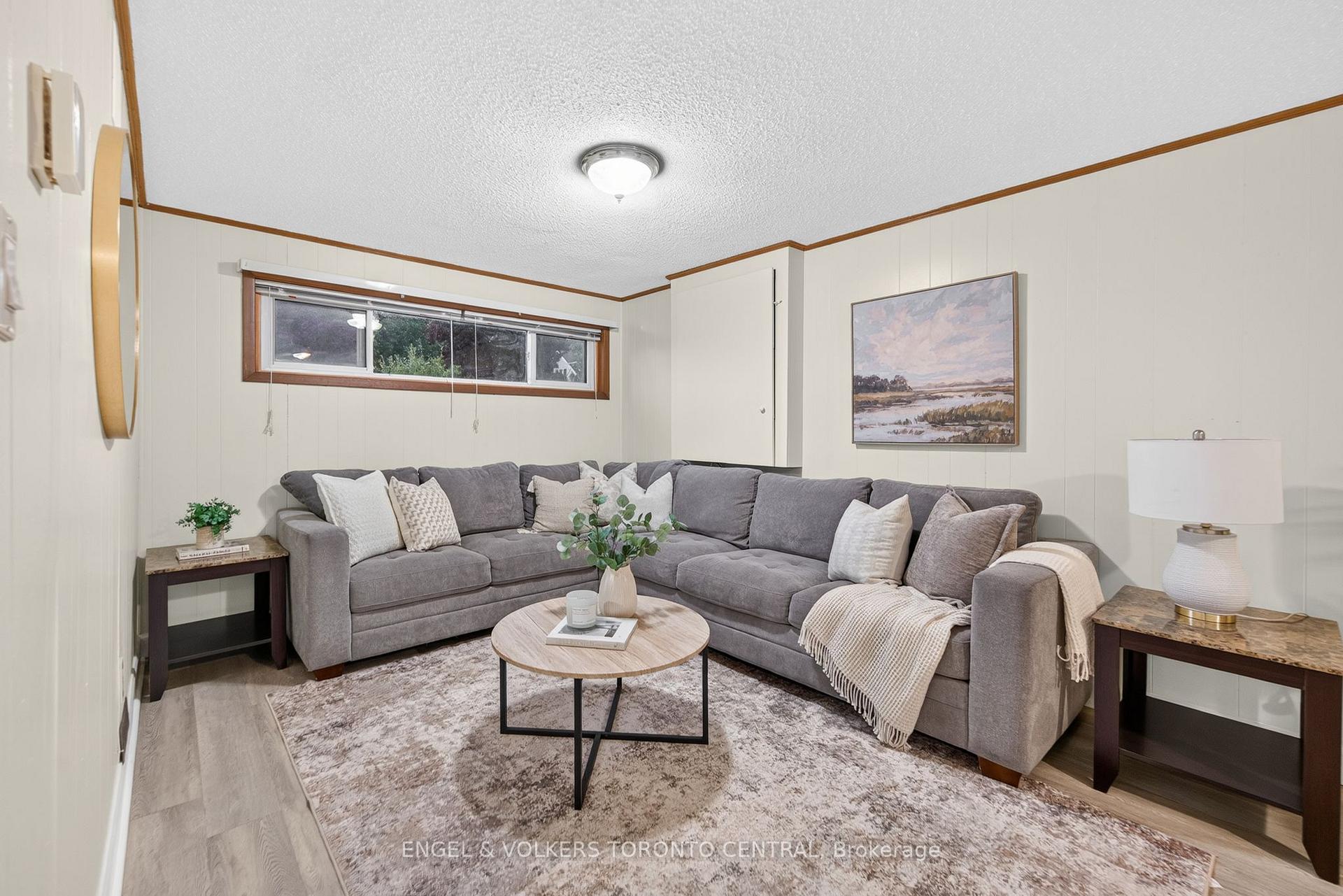 Photo 29 of 121 Southwood Drive, Kitchener, Country Hills — HOMEH
