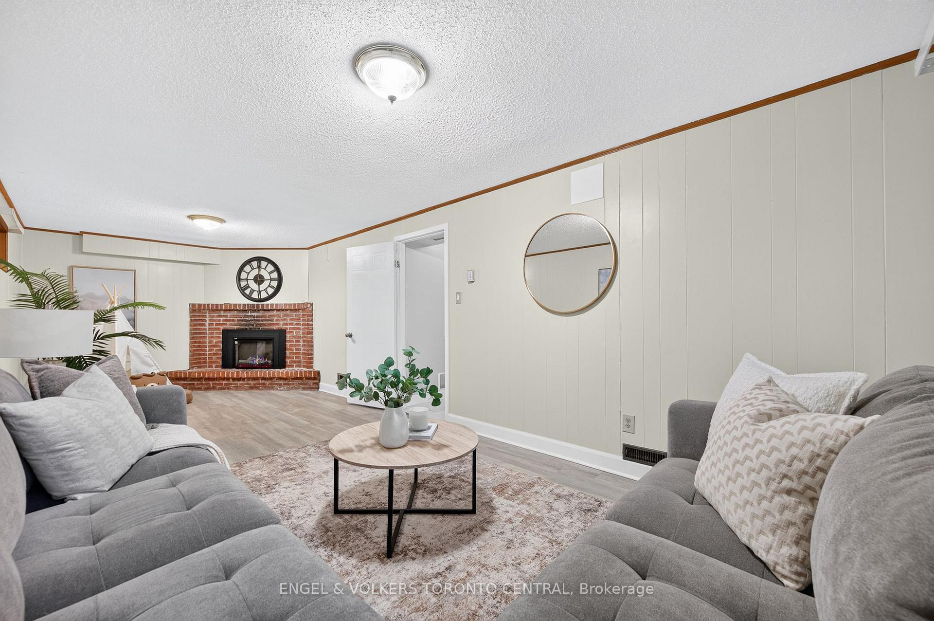 Photo 31 of 121 Southwood Drive, Kitchener, Country Hills — HOMEH
