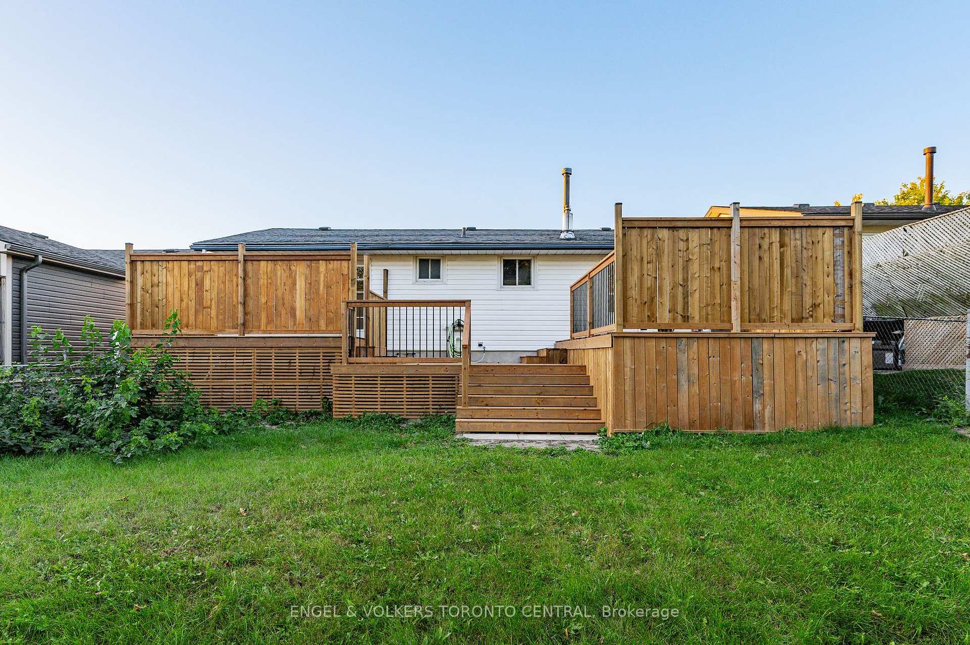 Photo 40 of 121 Southwood Drive, Kitchener, Country Hills — HOMEH