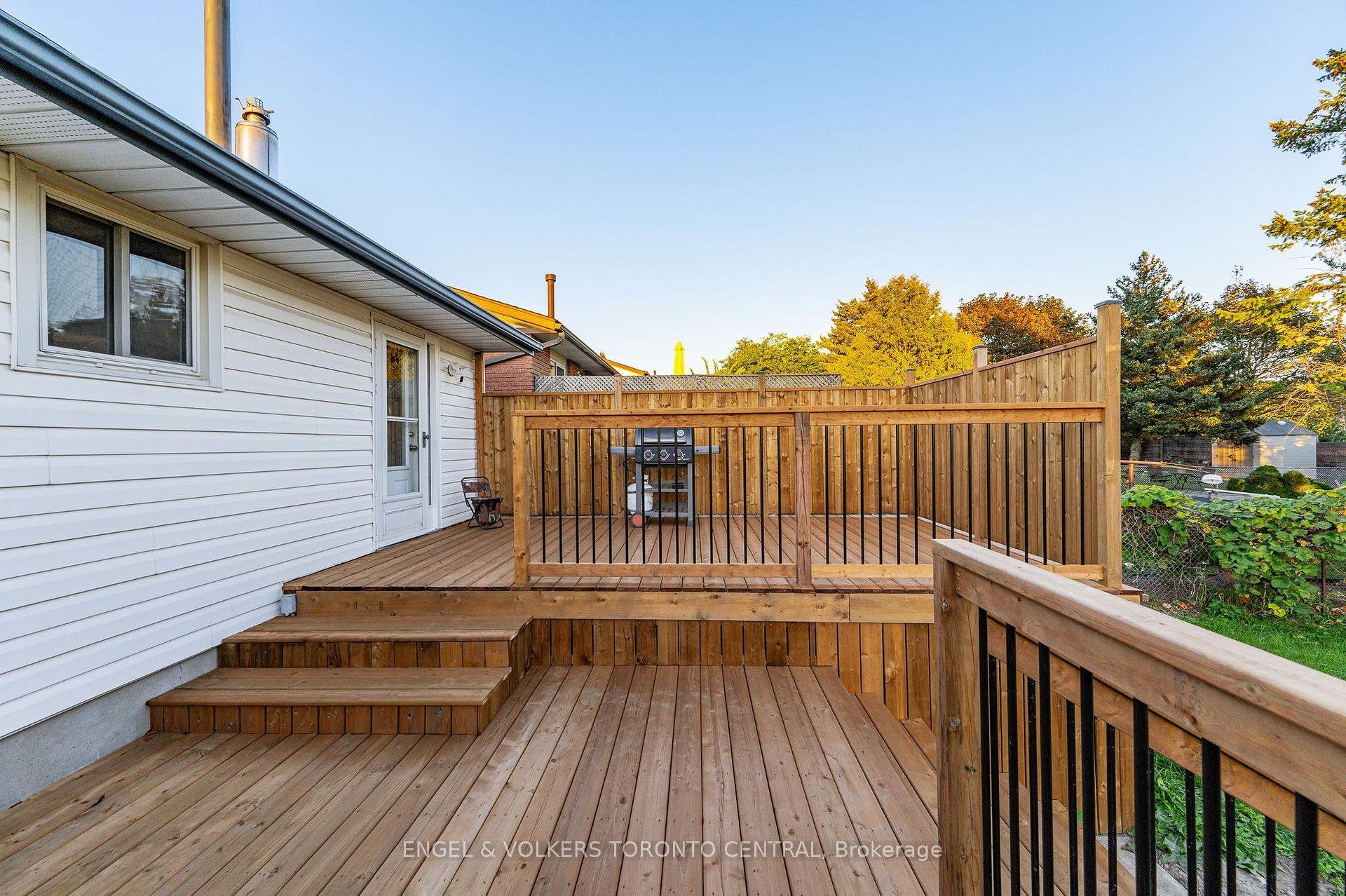 Photo 43 of 121 Southwood Drive, Kitchener, Country Hills — HOMEH
