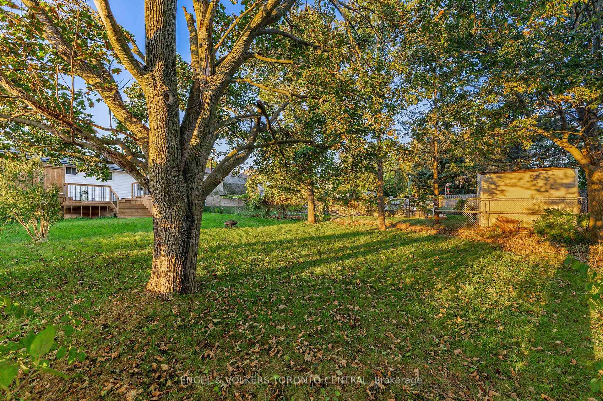 Photo 49 of 121 Southwood Drive, Kitchener, Country Hills — HOMEH