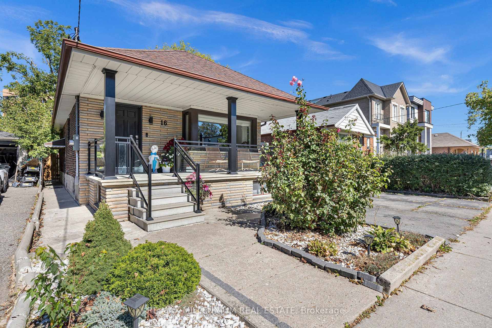 Photo of 16 Sultana Avenue