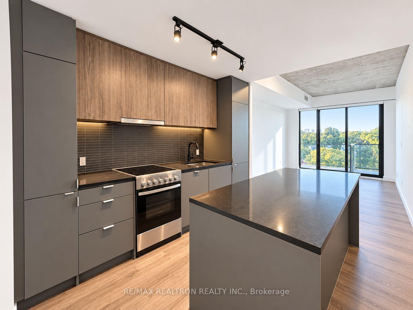 Photo 6 of Unit 608, 7 Smith Crescent, Etobicoke, Stonegate-Queensway — HOMEH