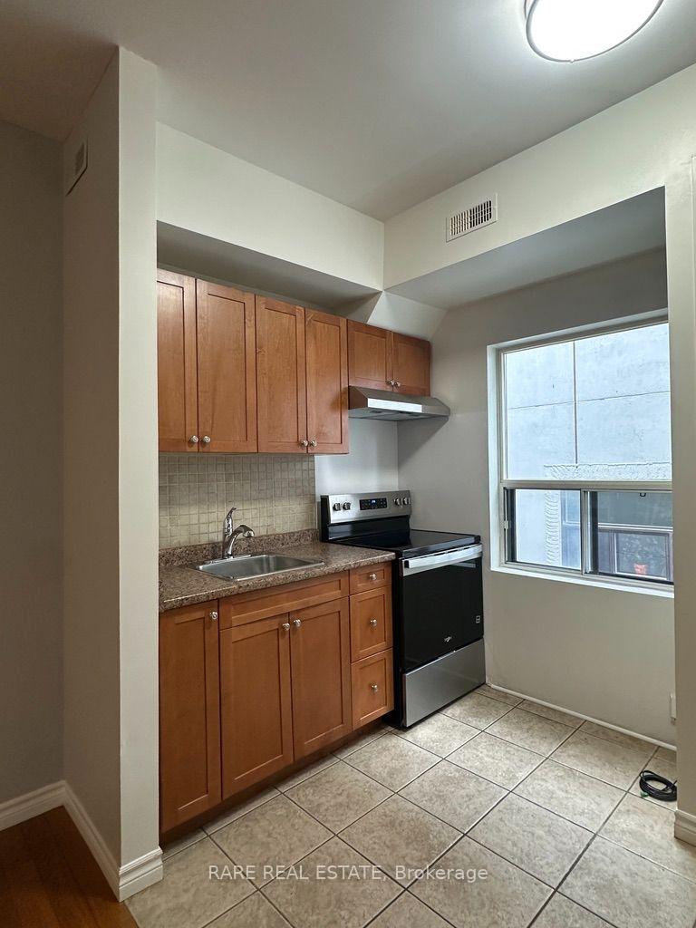 Photo 3 of Unit 202, 249 Augusta Avenue, Toronto, Kensington-Chinatown — HOMEH