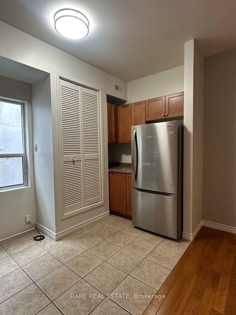 Photo 4 of Unit 302, 249 Augusta Avenue, Toronto, Kensington-Chinatown — HOMEH