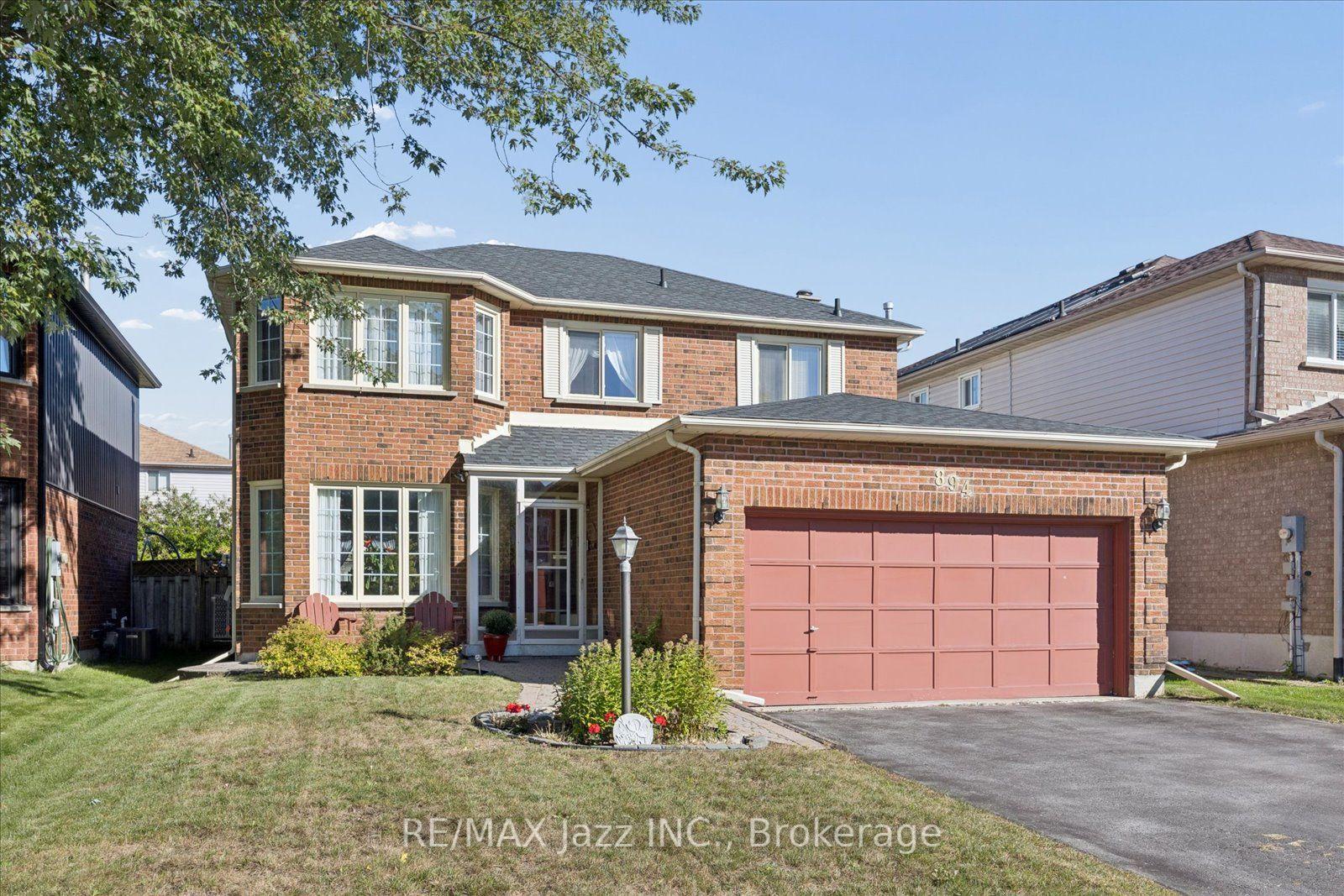 Photo of 894 Grandview Street N