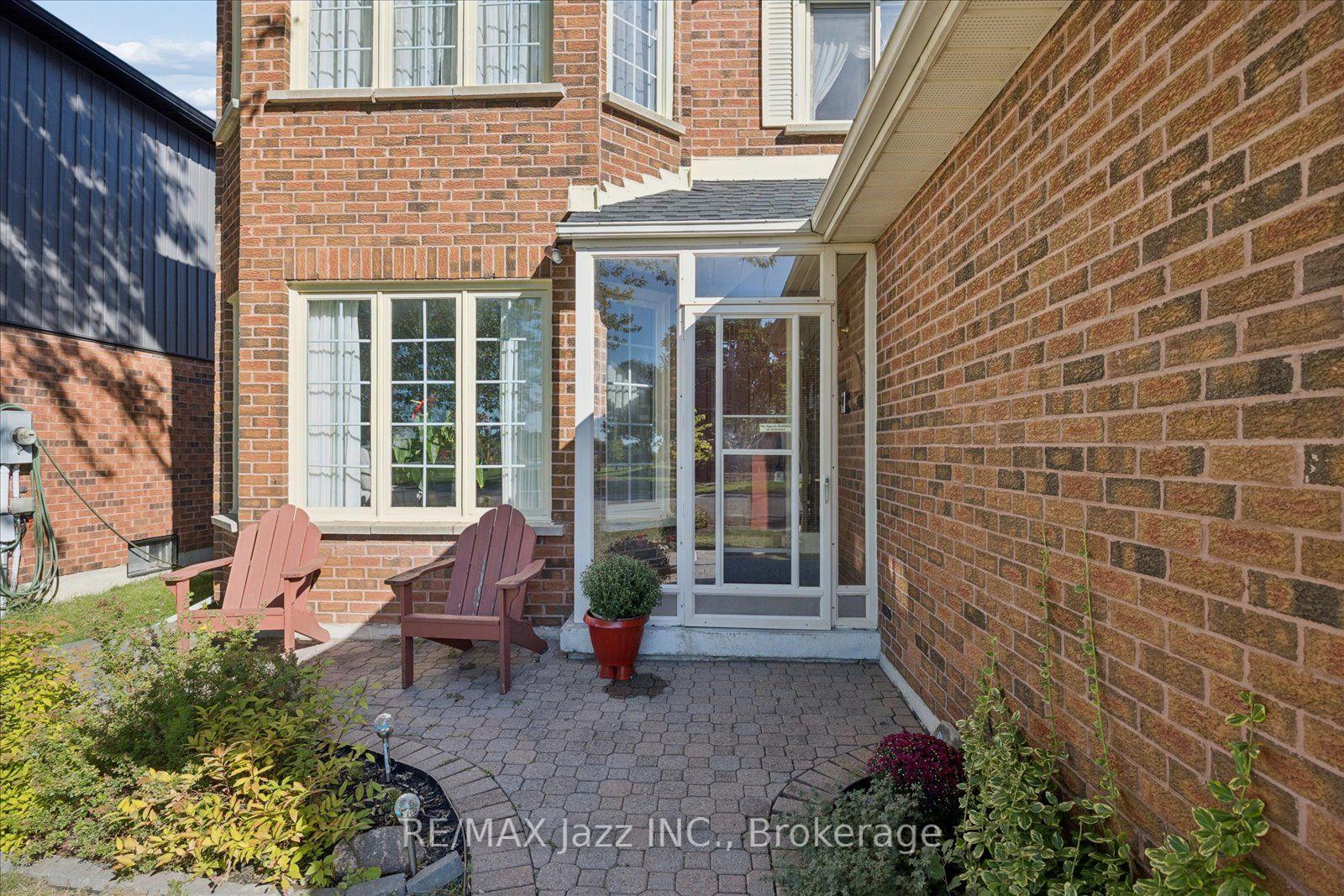 Photo 2 of 894 Grandview Street N, Oshawa, Pinecrest — HOMEH
