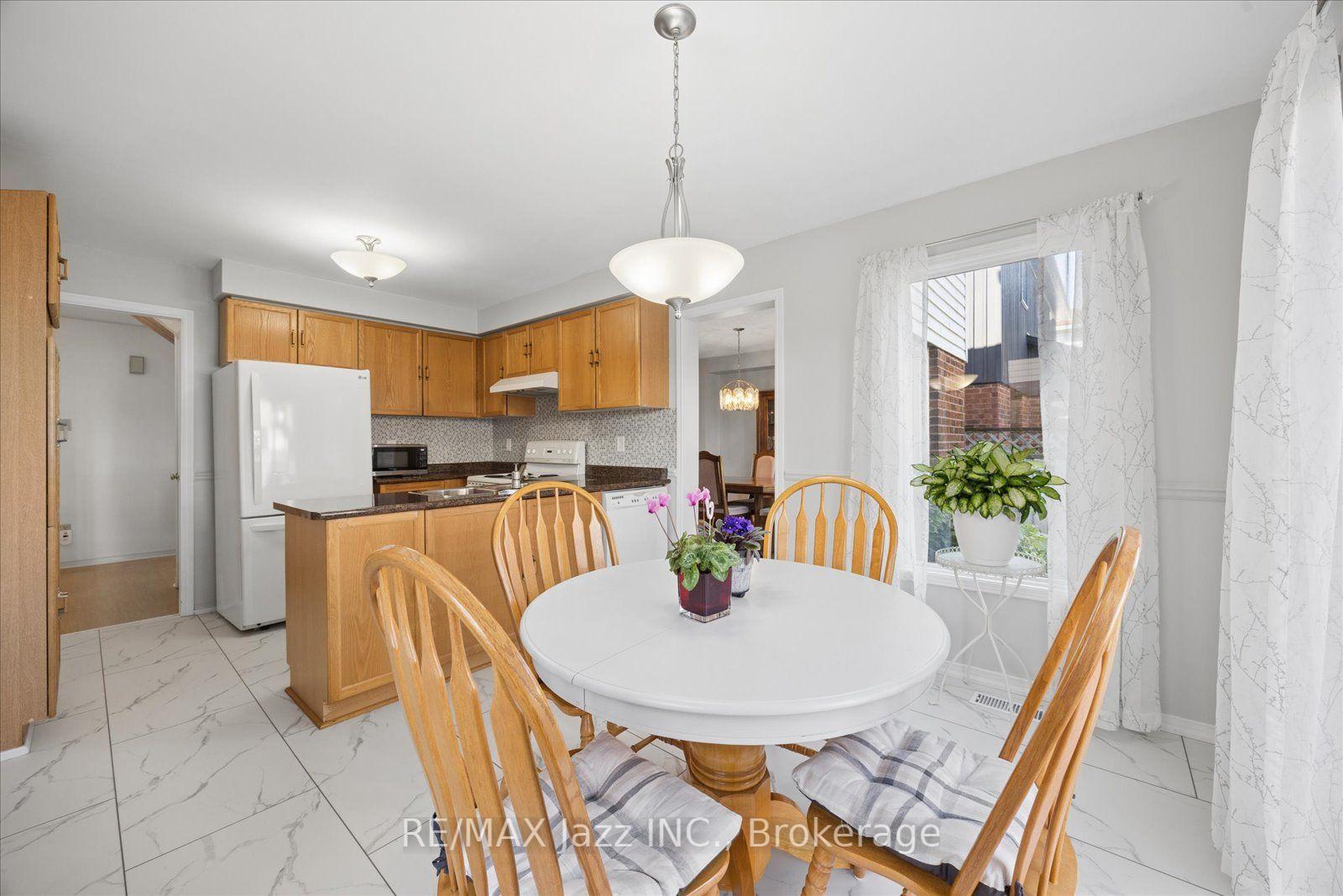 Photo 10 of 894 Grandview Street N, Oshawa, Pinecrest — HOMEH