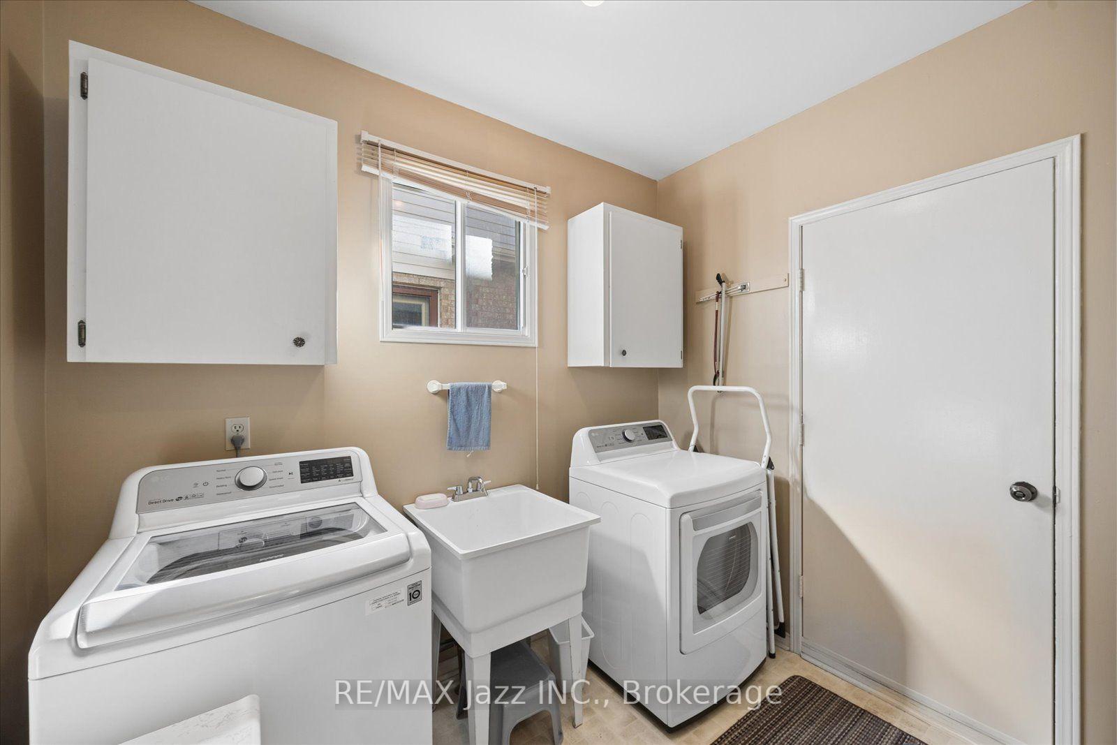 Photo 15 of 894 Grandview Street N, Oshawa, Pinecrest — HOMEH