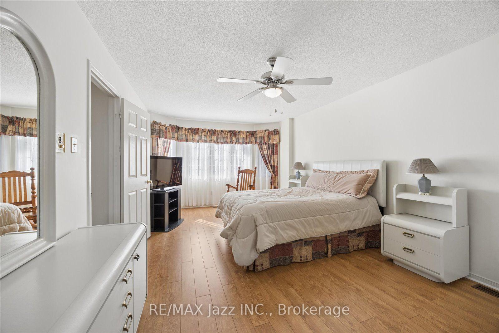 Photo 17 of 894 Grandview Street N, Oshawa, Pinecrest — HOMEH