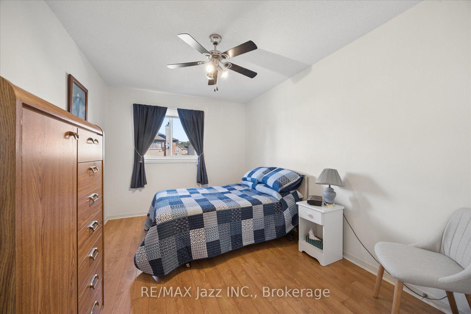 Photo 21 of 894 Grandview Street N, Oshawa, Pinecrest — HOMEH