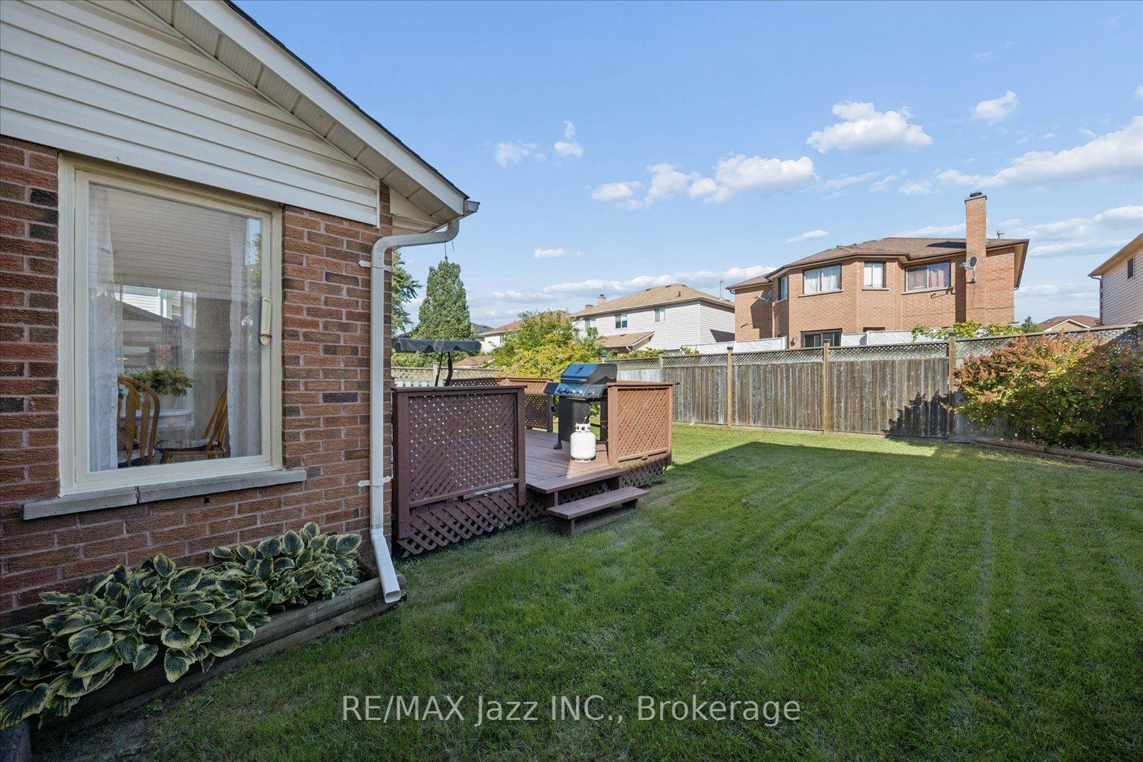 Photo 24 of 894 Grandview Street N, Oshawa, Pinecrest — HOMEH