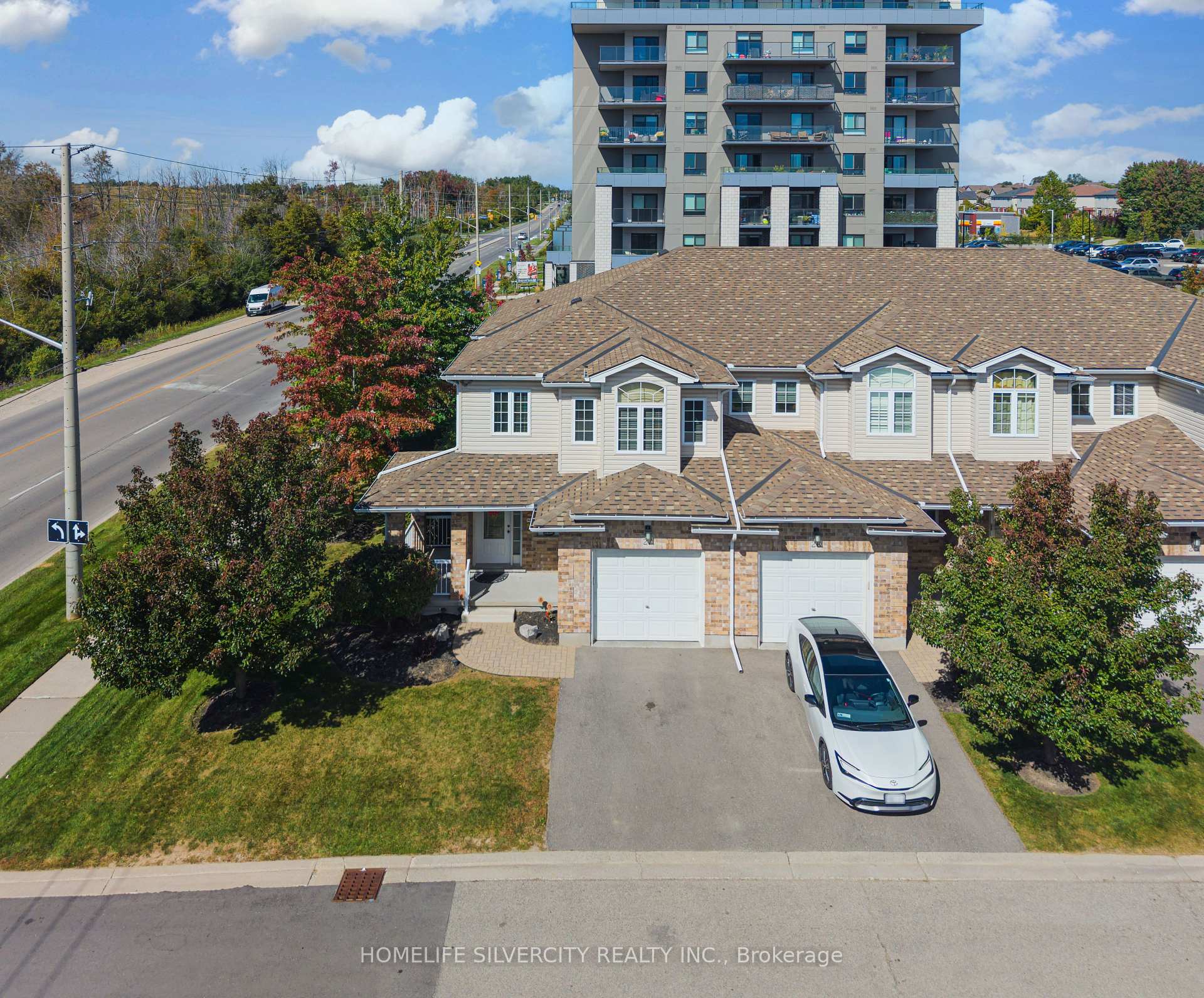 Photo 4 of Unit 27, 20 Shackleton Drive, Guelph, Grange Road — HOMEH