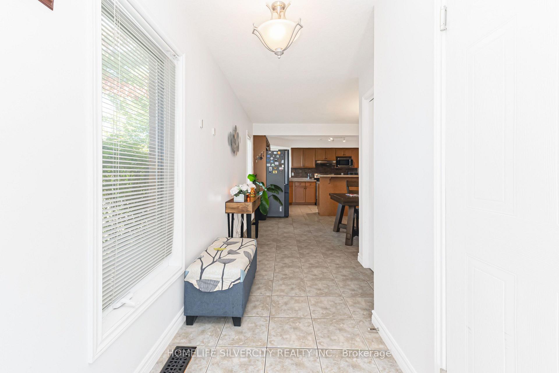 Photo 11 of Unit 27, 20 Shackleton Drive, Guelph, Grange Road — HOMEH