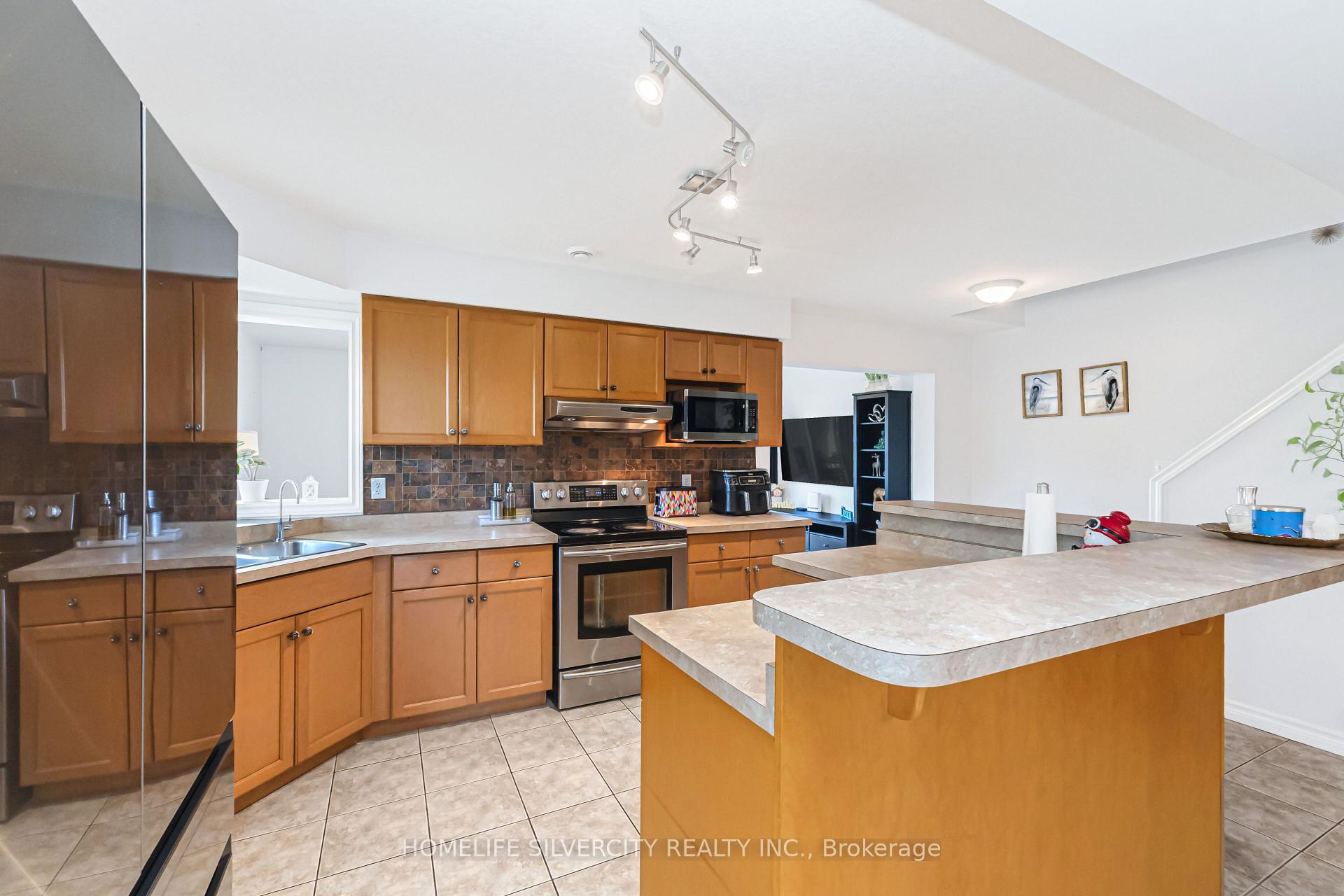 Photo 21 of Unit 27, 20 Shackleton Drive, Guelph, Grange Road — HOMEH
