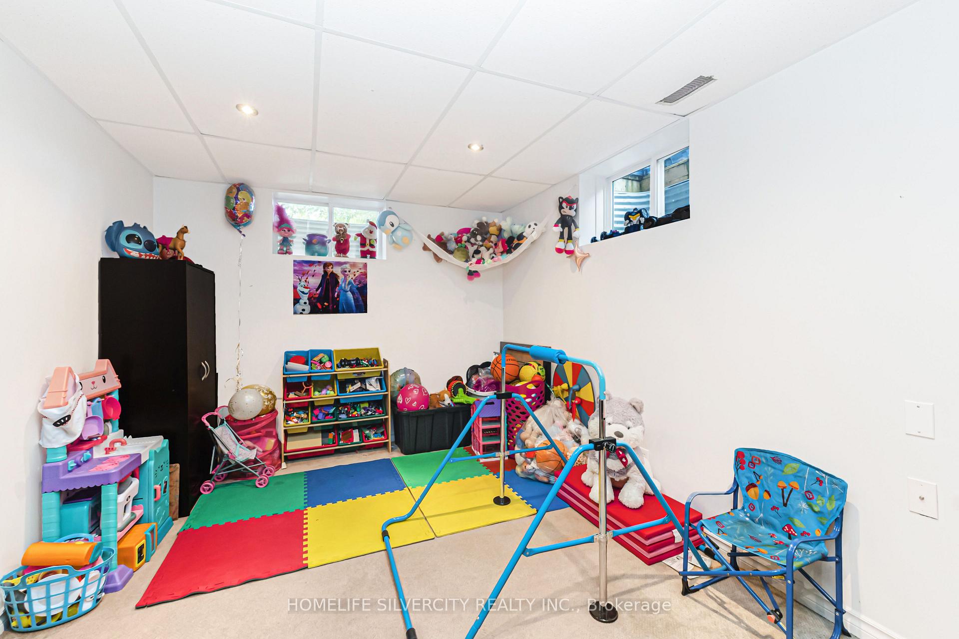 Photo 42 of Unit 27, 20 Shackleton Drive, Guelph, Grange Road — HOMEH