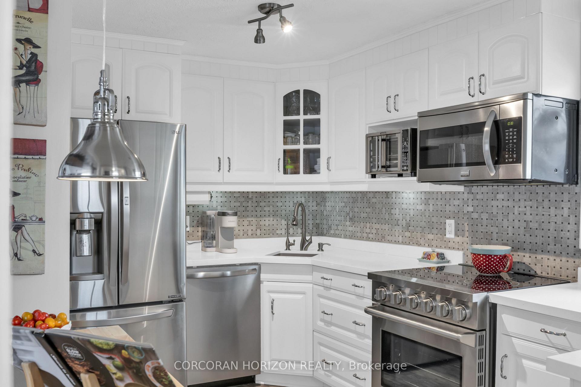Photo 5 of 296 Weber Street E, Kitchener, King East — HOMEH