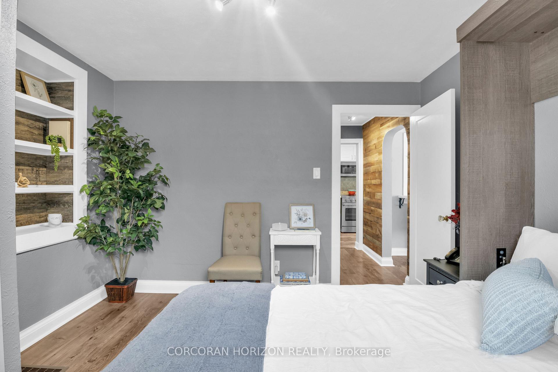 Photo 17 of 296 Weber Street E, Kitchener, King East — HOMEH