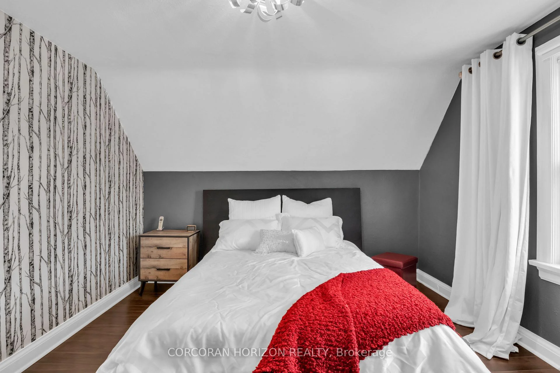 Photo 22 of 296 Weber Street E, Kitchener, King East — HOMEH