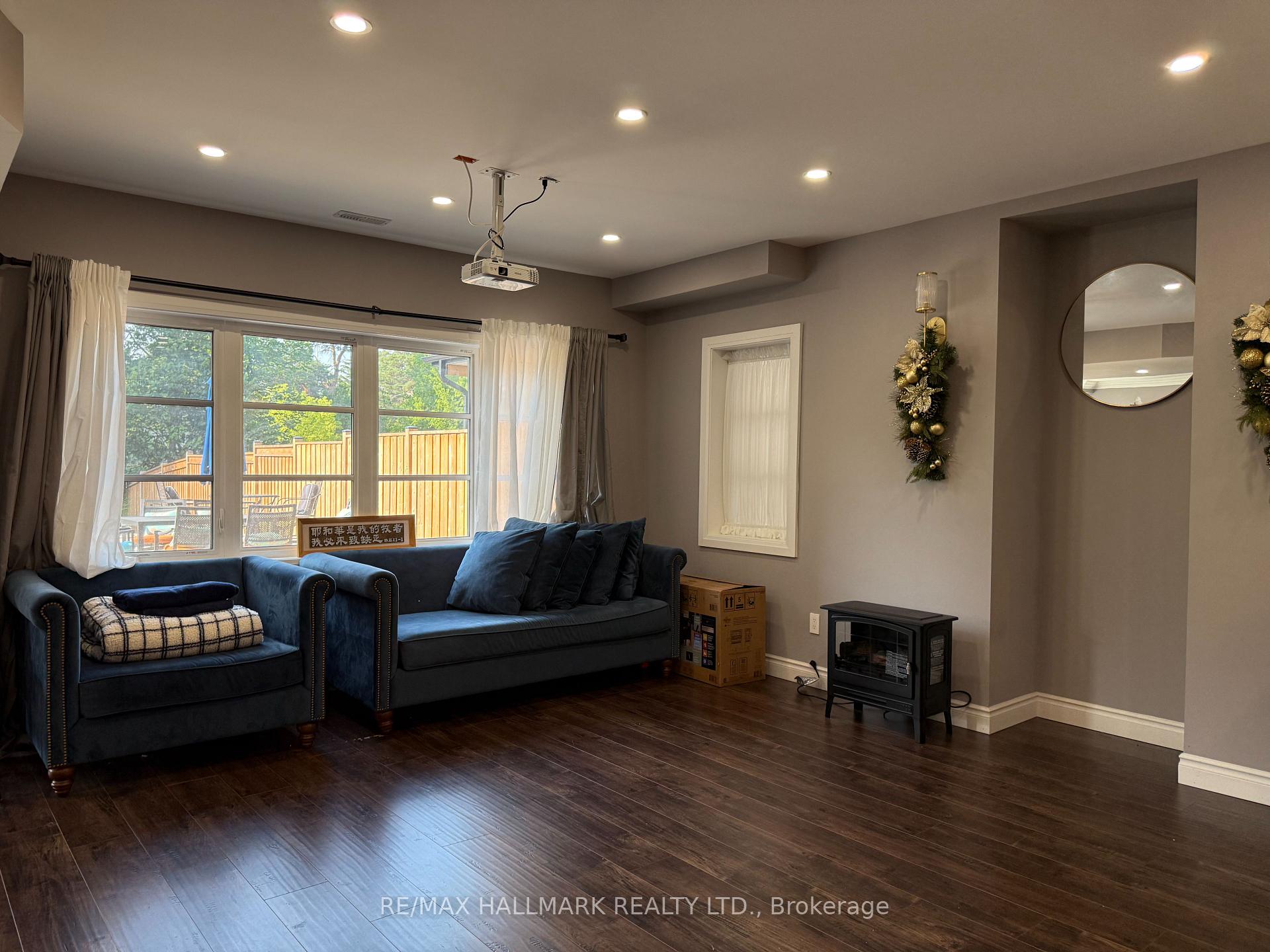 Photo 13 of Unit Lower Level, 91 Glensteeple Trail, Aurora, Aurora Estates — HOMEH