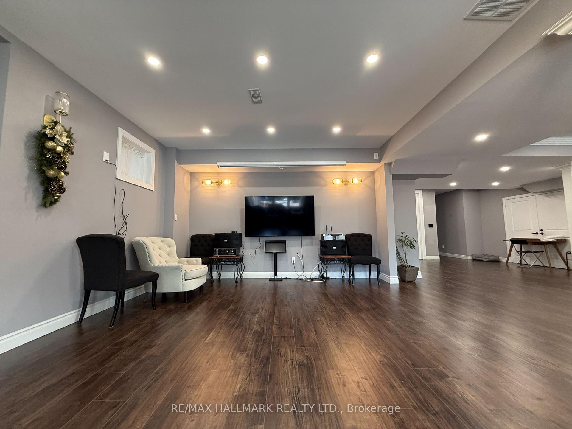 Photo 16 of Unit Lower Level, 91 Glensteeple Trail, Aurora, Aurora Estates — HOMEH