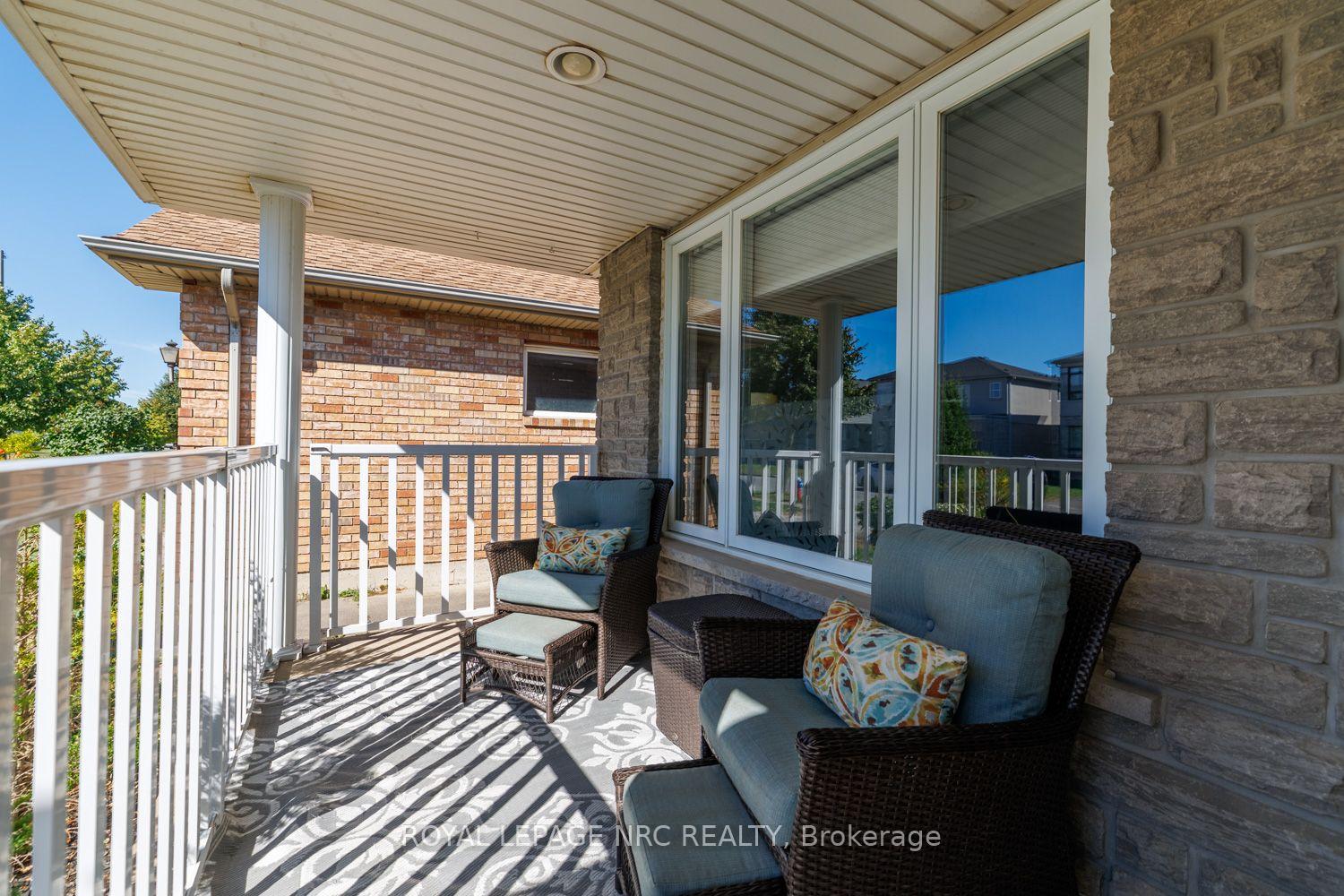 Photo 4 of 8057 Citation Road, Niagara Falls, Ascot — HOMEH