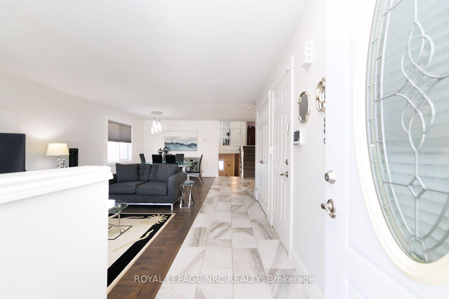 Photo 5 of 8057 Citation Road, Niagara Falls, Ascot — HOMEH