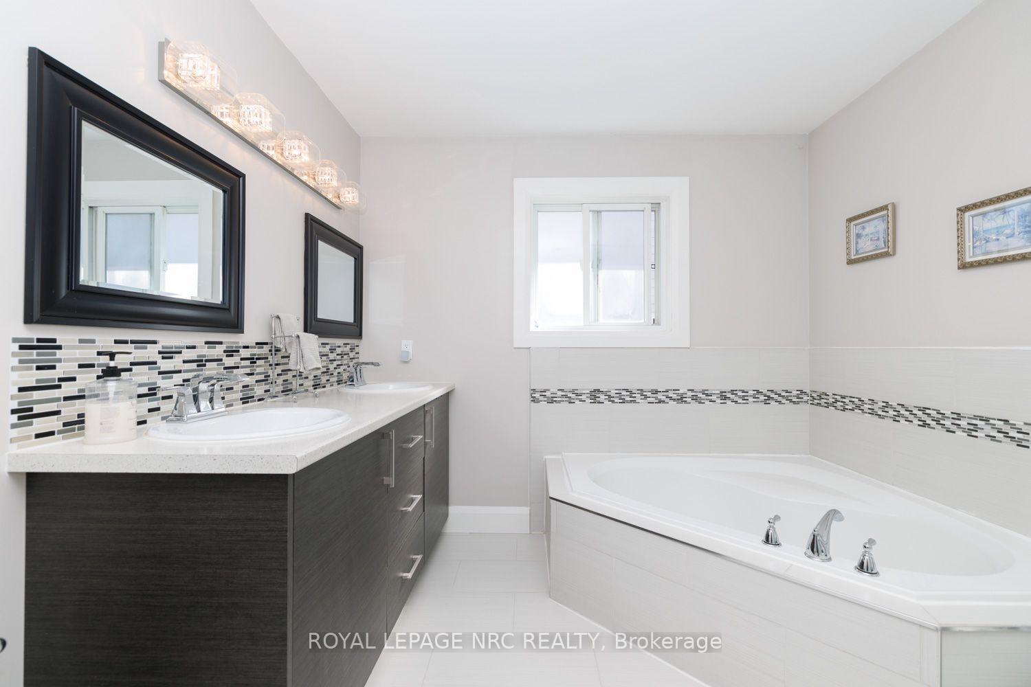 Photo 20 of 8057 Citation Road, Niagara Falls, Ascot — HOMEH