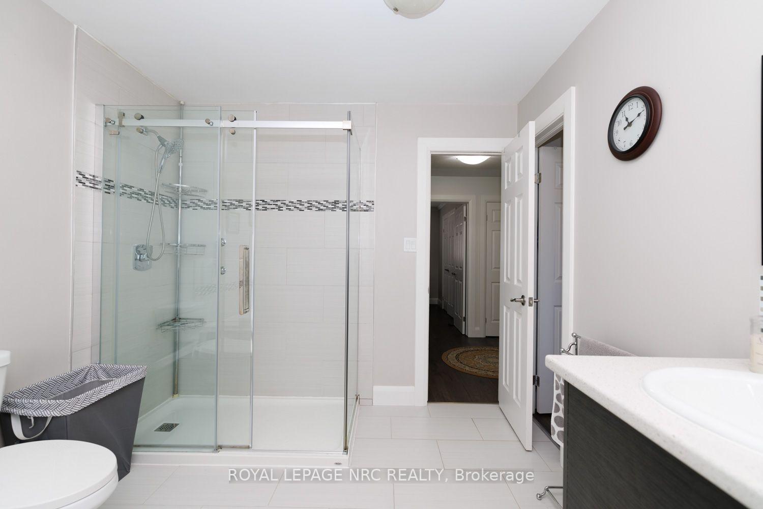 Photo 21 of 8057 Citation Road, Niagara Falls, Ascot — HOMEH