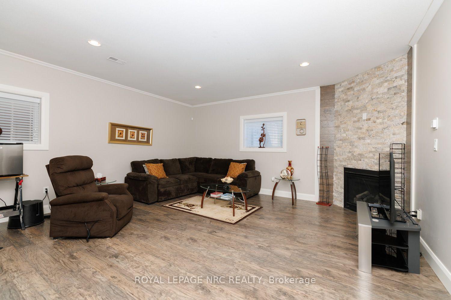 Photo 25 of 8057 Citation Road, Niagara Falls, Ascot — HOMEH