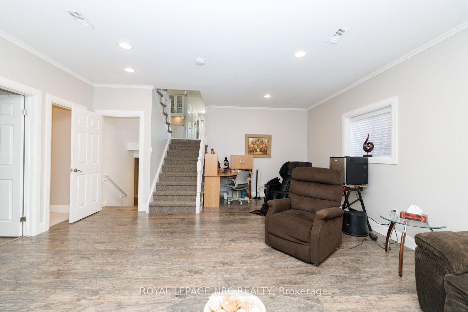 Photo 27 of 8057 Citation Road, Niagara Falls, Ascot — HOMEH