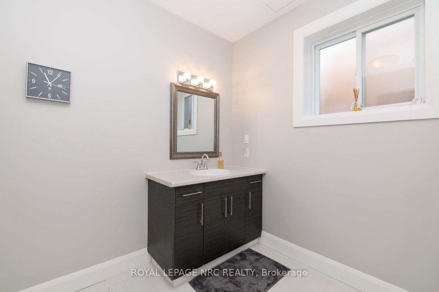 Photo 30 of 8057 Citation Road, Niagara Falls, Ascot — HOMEH