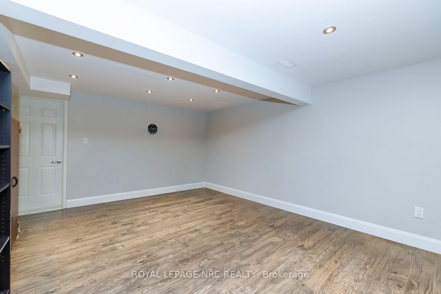 Photo 34 of 8057 Citation Road, Niagara Falls, Ascot — HOMEH