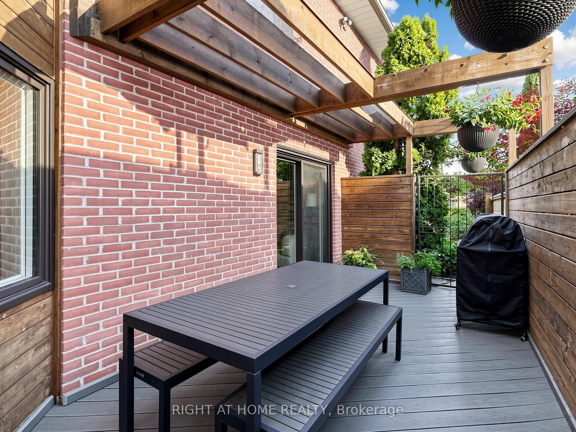 Photo 17 of 4 Grovetree Road, Etobicoke, Thistletown-Beaumonde Heights — HOMEH
