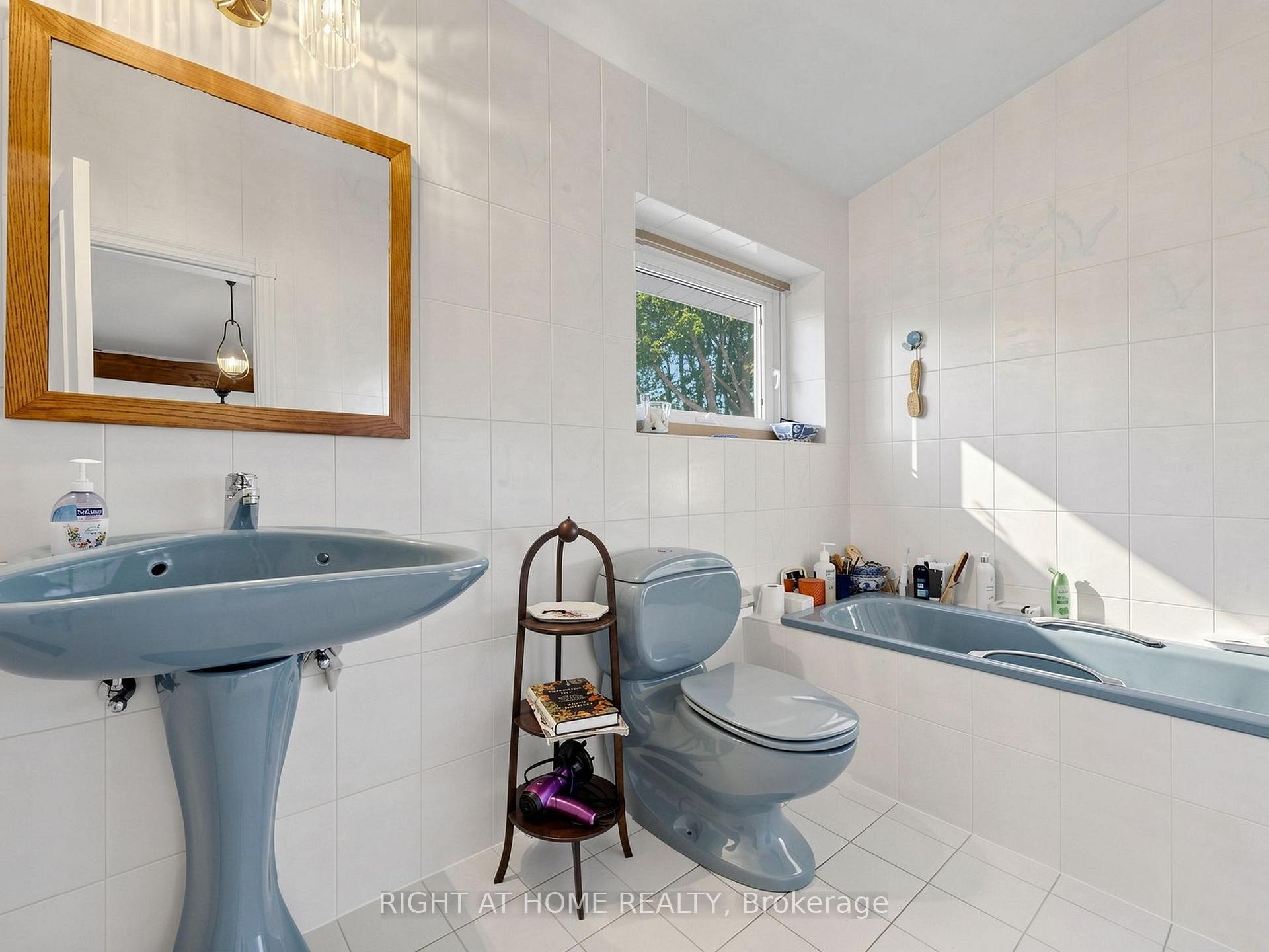 Photo 20 of 4 Grovetree Road, Etobicoke, Thistletown-Beaumonde Heights — HOMEH
