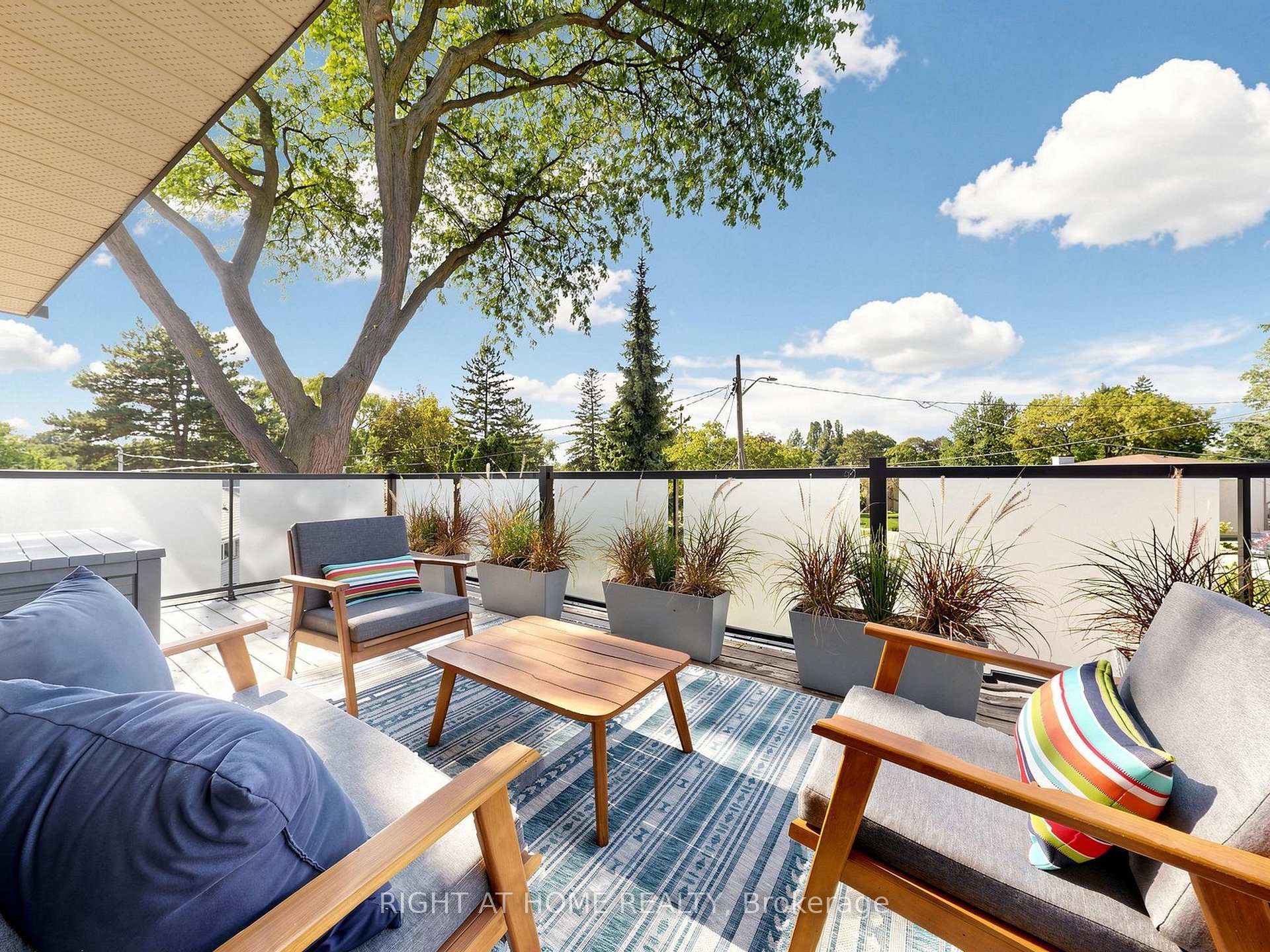 Photo 21 of 4 Grovetree Road, Etobicoke, Thistletown-Beaumonde Heights — HOMEH