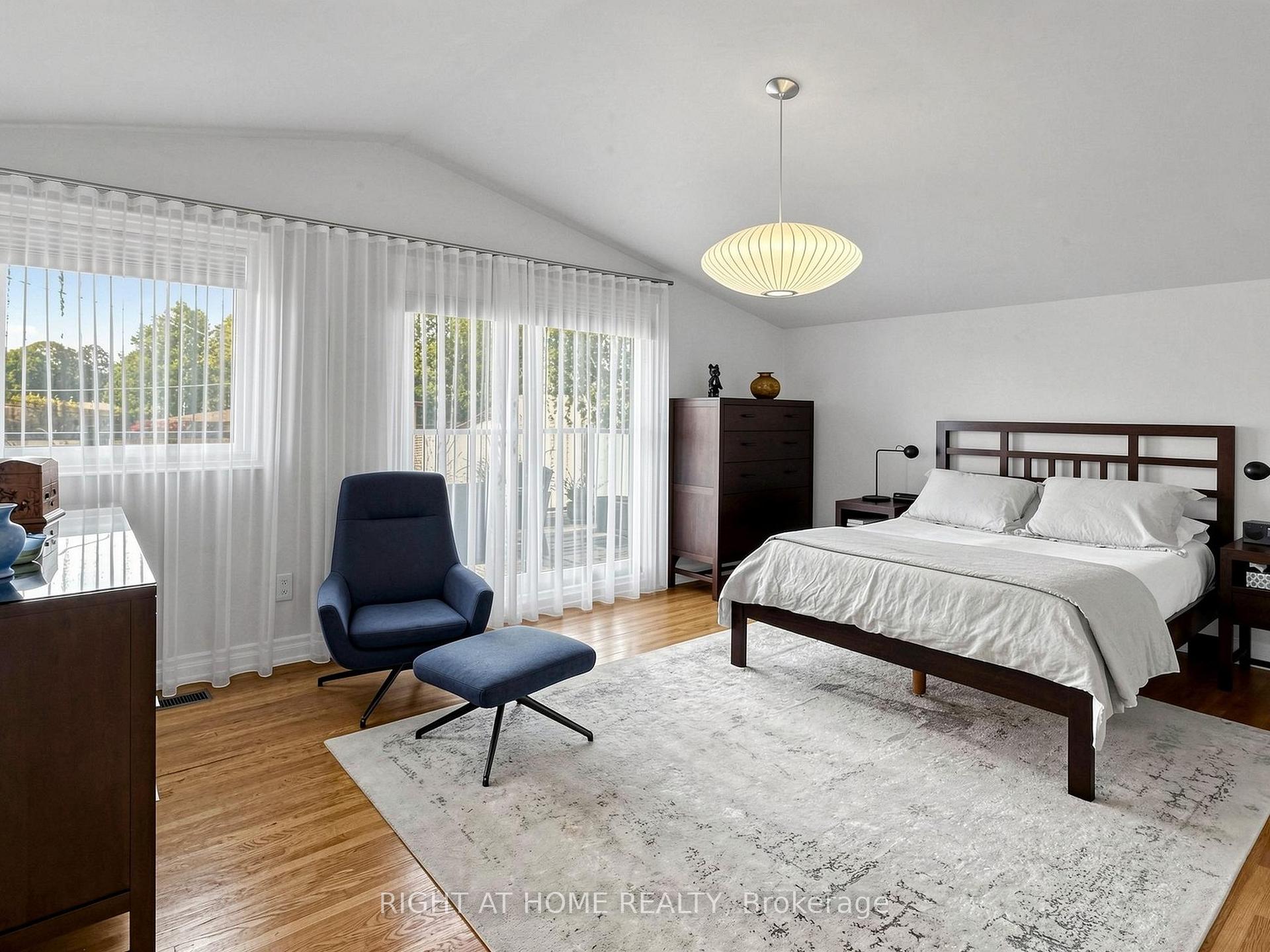 Photo 23 of 4 Grovetree Road, Etobicoke, Thistletown-Beaumonde Heights — HOMEH