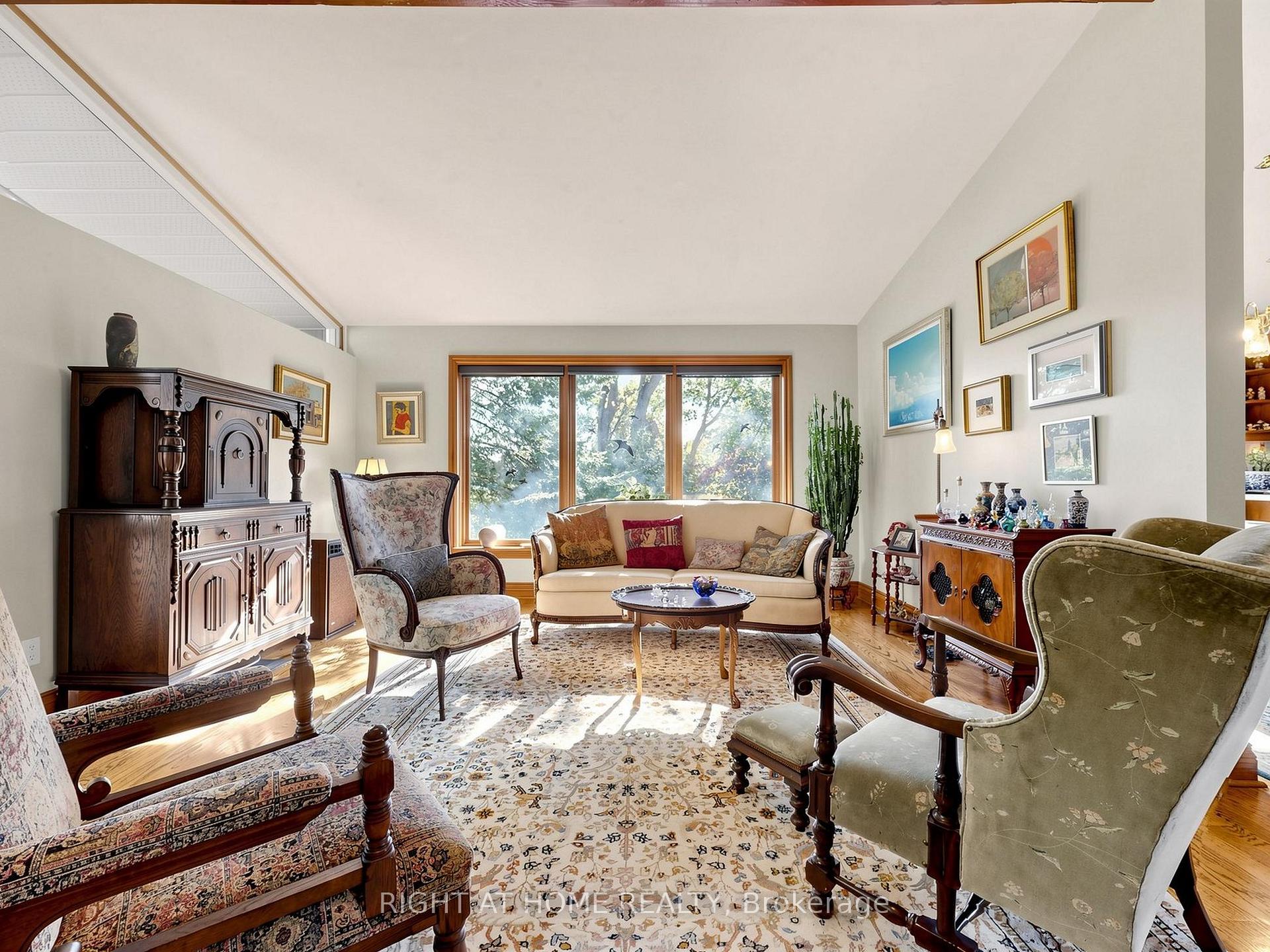 Photo 24 of 4 Grovetree Road, Etobicoke, Thistletown-Beaumonde Heights — HOMEH