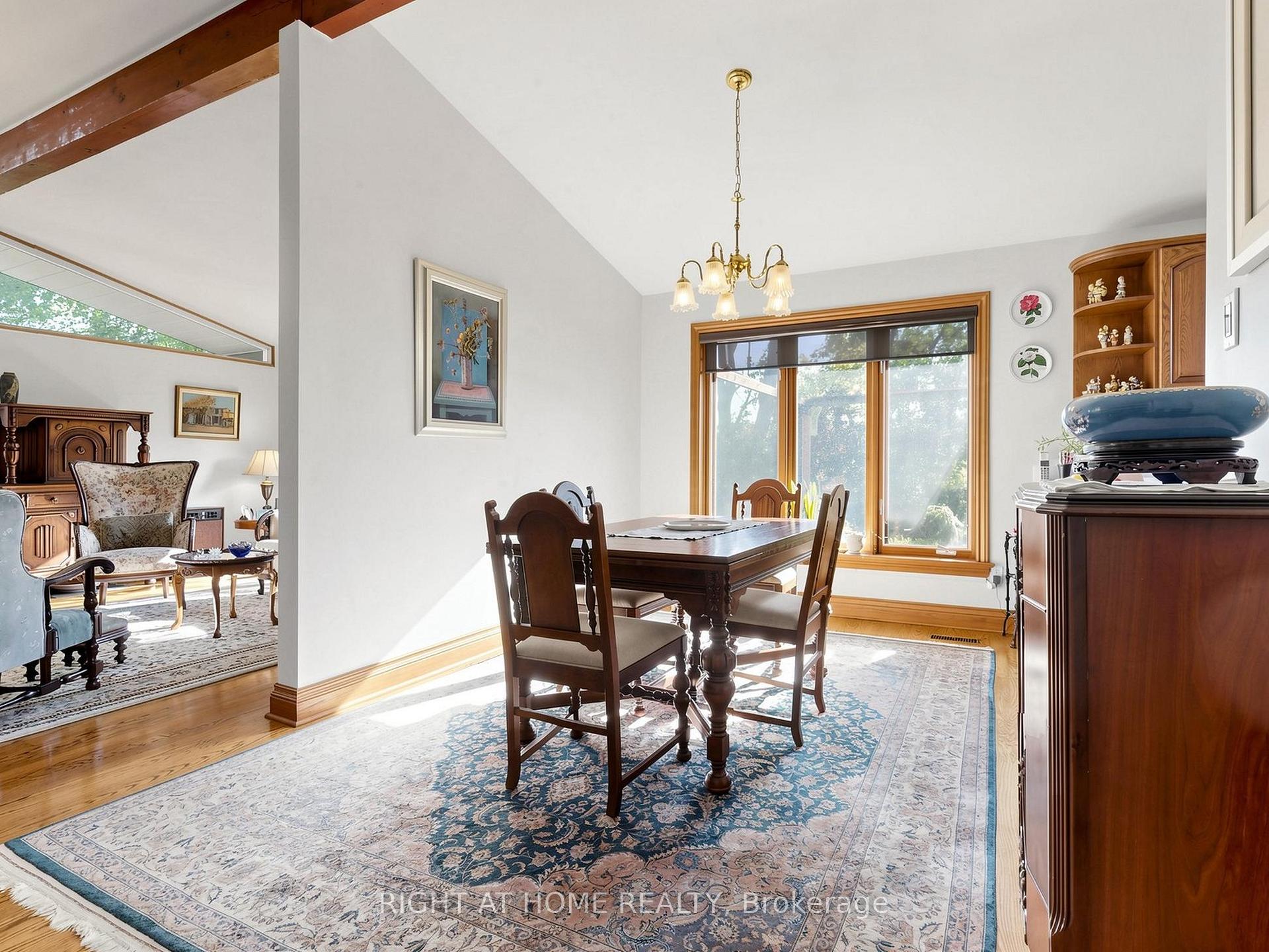 Photo 28 of 4 Grovetree Road, Etobicoke, Thistletown-Beaumonde Heights — HOMEH