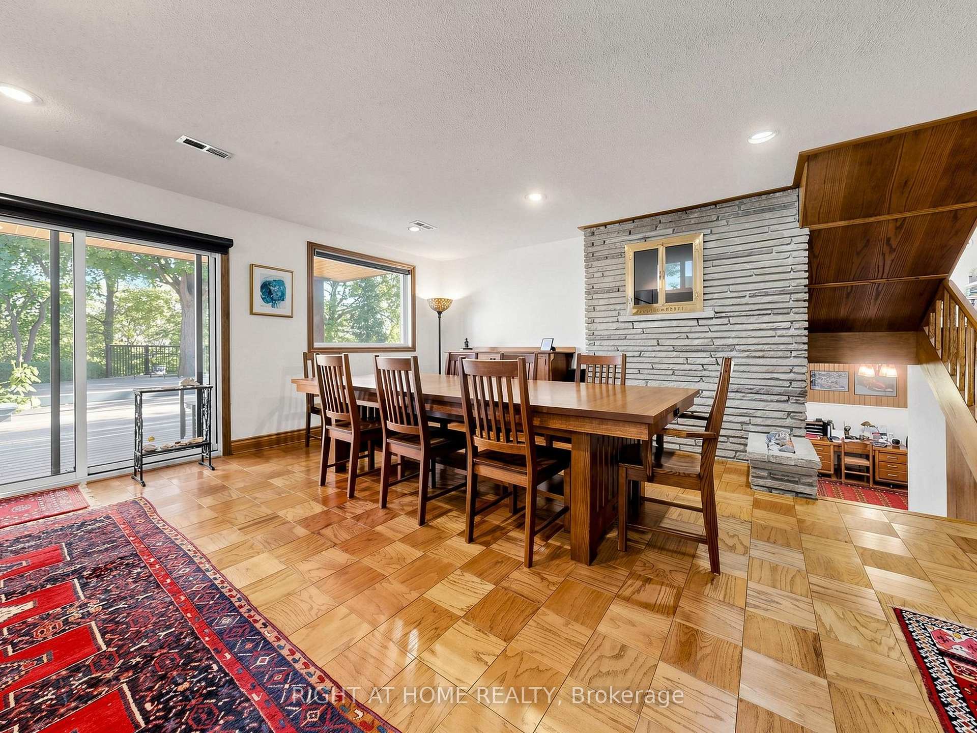 Photo 35 of 4 Grovetree Road, Etobicoke, Thistletown-Beaumonde Heights — HOMEH