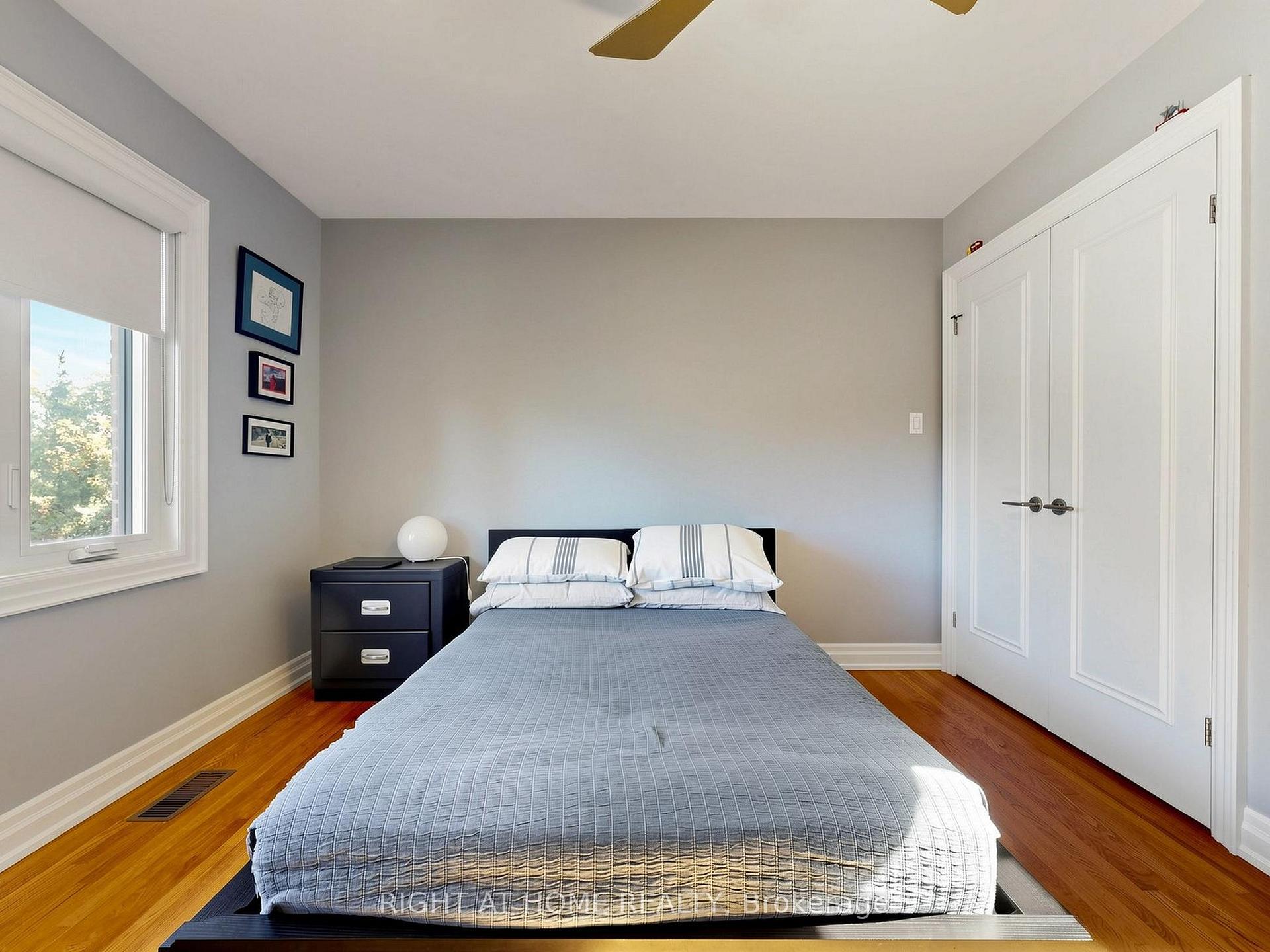 Photo 37 of 4 Grovetree Road, Etobicoke, Thistletown-Beaumonde Heights — HOMEH